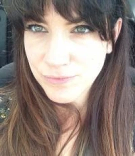 Photo of Dr Lisa Cross