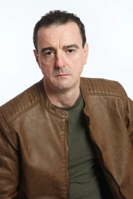 Photo of Robert Hughes