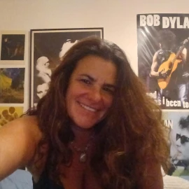 Photo of Tania Lewis