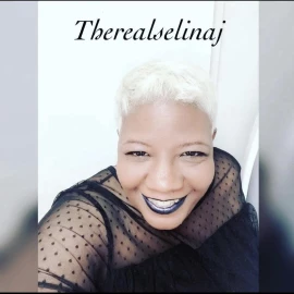 Photo of Therealselinaj 